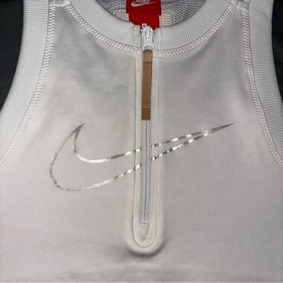 Nike Activewear Mesh Cropped Tank Top - Picture 3 of 5